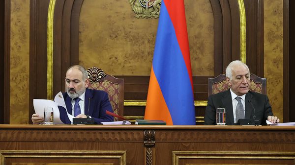 Նիկոլ Փաշինյանն ու Վահագն Խաչատուրյանը - Sputnik Արմենիա