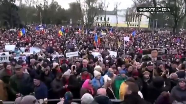 В центре Кишинева начался митинг против втягивания Молдавии в войну - Sputnik Армения