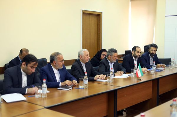 Իրանի Իսլամական Հանրապետության կոոպերացիայի, աշխատանքի և սոցիալական բարեկեցության նախարար Սեյեդ Սոուլաթ Մորթազավին հանդիպել է ՀՀ տարածքային կառավարման և ենթակառուցվածքների նախարար Գնել Սանոսյանի հետ - Sputnik Արմենիա