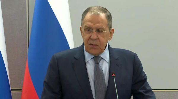 Глава МИД России Сергей Лавров на совместной пресс-конференции по итогам переговоров с азербайджанским коллегой Джейхуном Байрамовым (28 февраля 2023). Баку - Sputnik Армения