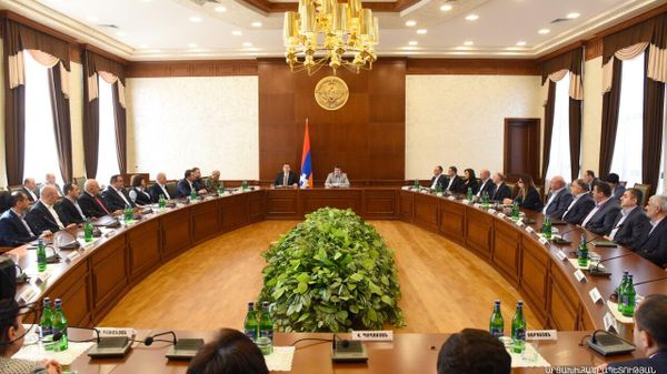ԱՀ նախագահը ներկայացրել է նոր վարչապետին - Sputnik Արմենիա
