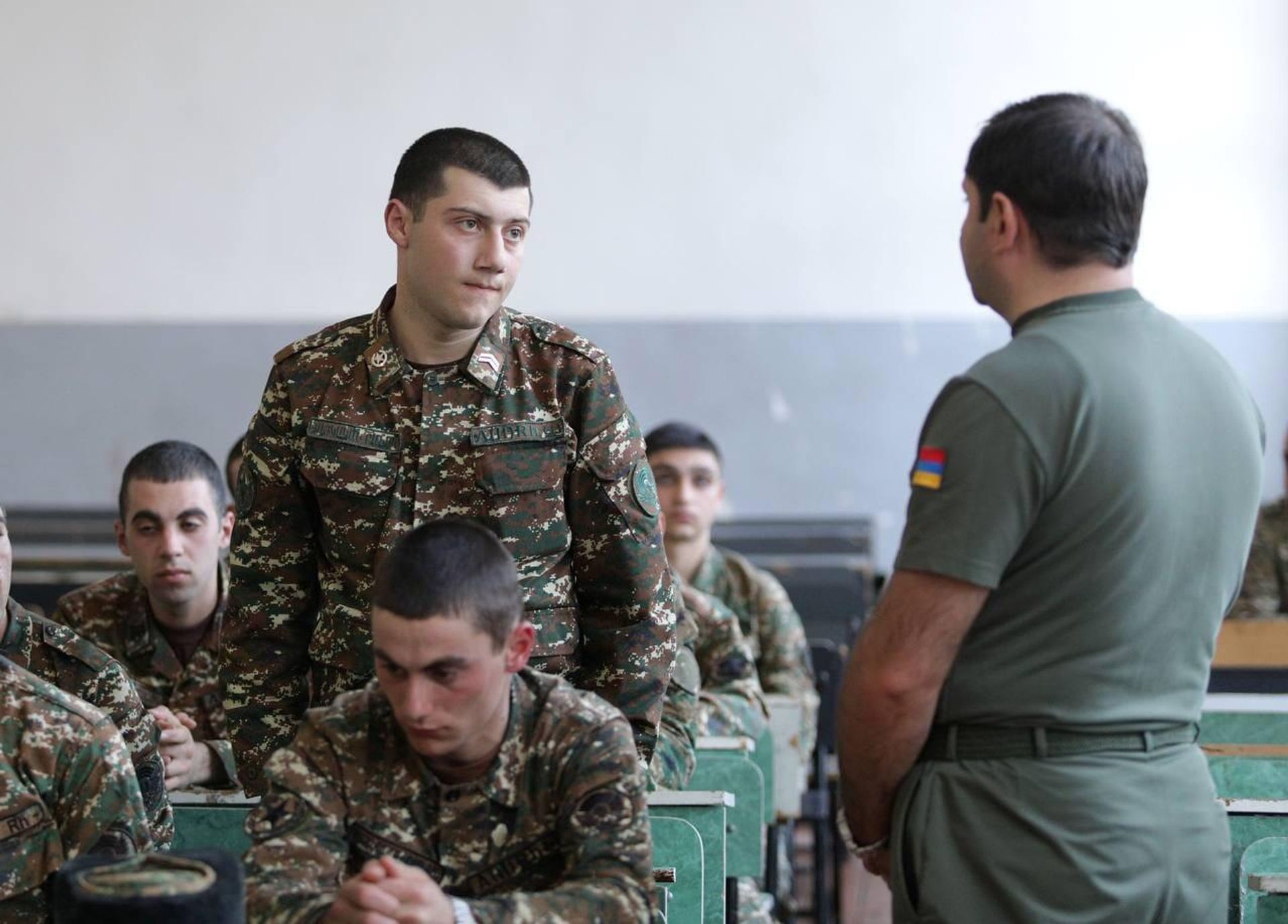 Министр обороны Сурен Папикян встретился с командирами подразделений, взводов, отрядов в ходе визита в одну из воинских частей страны (1 марта 2023). Армения - Sputnik Արմենիա, 1920, 01.03.2023