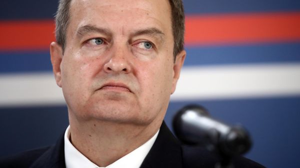 Министр иностранных дел Сербии Ивиц Дачич во время совместной с главой МИД РФ пресс-конференции по итогам (18 июня 2020). Белград - Sputnik Армения