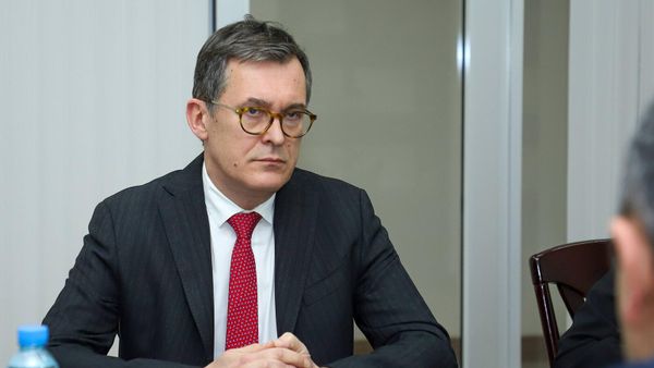 Замминистра иностранных дел Ваге Геворкян принял французского сопредседателя Минской группы ОБСЕ Бриса Рокфо (6 марта 223). Еревaн - Sputnik Армения