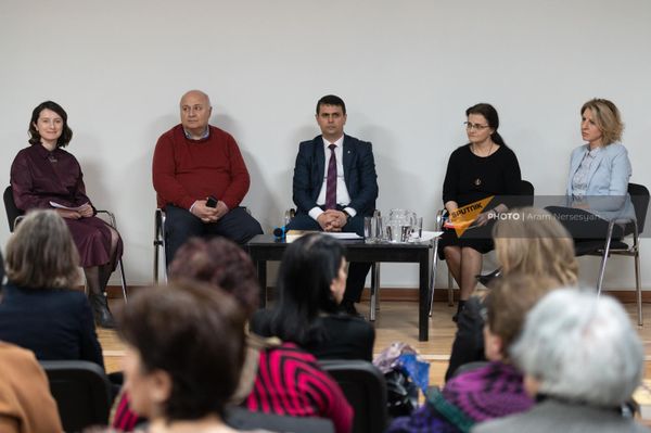 Տիգրան Սարգսյանի «Չմատնող կանայք, 69-րդ հոդվածով մեղադրյալները (արխիվային նյութեր և բանավոր պատմություններ)» գրքի շնորհանդեսը - Sputnik Արմենիա