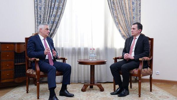 Մհեր Գրիգորյանն ու Բրիս Ռոքֆոն - Sputnik Արմենիա