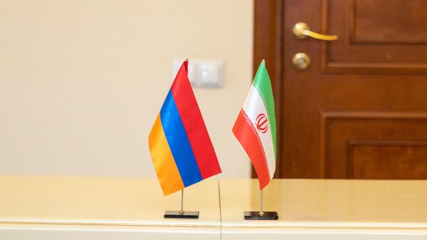 Флаги Армении и Ирана - Sputnik Армения