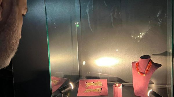 Премьер-министр Никол Пашинян с супругой Анной Акопян посетили музей-заповедник Мецамор (12 марта 2023). Армавир - Sputnik Армения