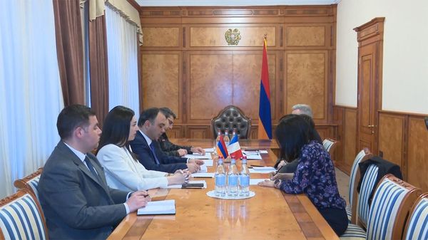 Ֆրանսիան պատրաստակամ է աջակցելու ՆԳ նախարարությանը․ Վահե Ղազարյանն ընդունել է Ֆրանսիայի դեսպանին - Sputnik Արմենիա
