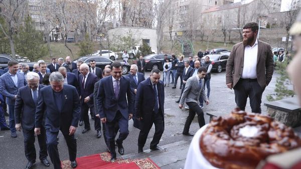 ՌԴ Դաշնային ժողովի պատվիրակությունն այցելել է Գևորգ Վարդանյանի անվան դպրոց - Sputnik Արմենիա
