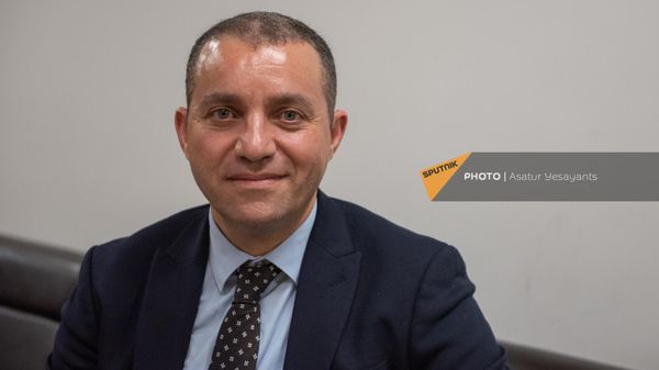 Վահան Քերոբյան - Sputnik Արմենիա