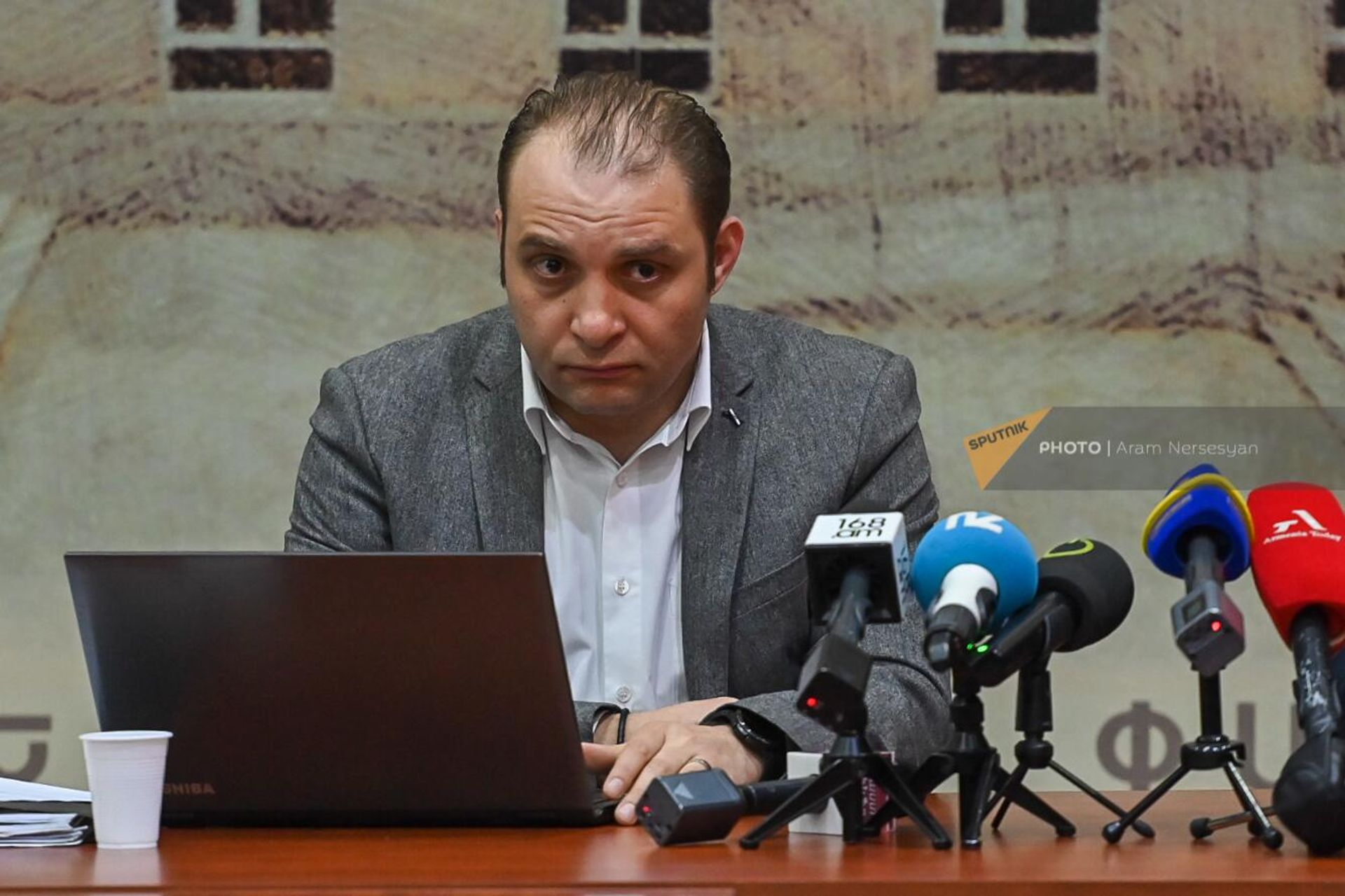 Адвокат Мигран Погосян на пресс-конференции по делу Григoрия Хaчaтурова (20 марта 2023). Еревaн - Sputnik Армения, 1920, 20.03.2023