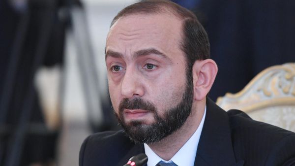 Министр иностранных дел Армении Арарат Мирзоян на встрече с российским коллегой (20 марта 2023). Москвa - Sputnik Армения