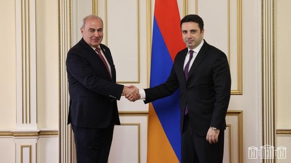 Ալեն Սիմոնյանն ընդունել է ՀՀ-ում Վրաստանի նորանշանակ արտակարգ և լիազոր դեսպան Գիորգի Շարվաշիձեի - Sputnik Արմենիա