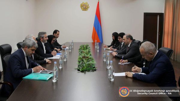 Секретарь Совета безопасности Армен Григорян принял замминистра иностранных дел Ирана Али Багери Кани (22 марта 2023). Еревaн - Sputnik Армения