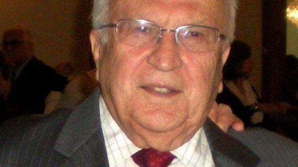 Американо-армянский писатель, публицист и общественный деятель Ерванд Азатян - Sputnik Армения