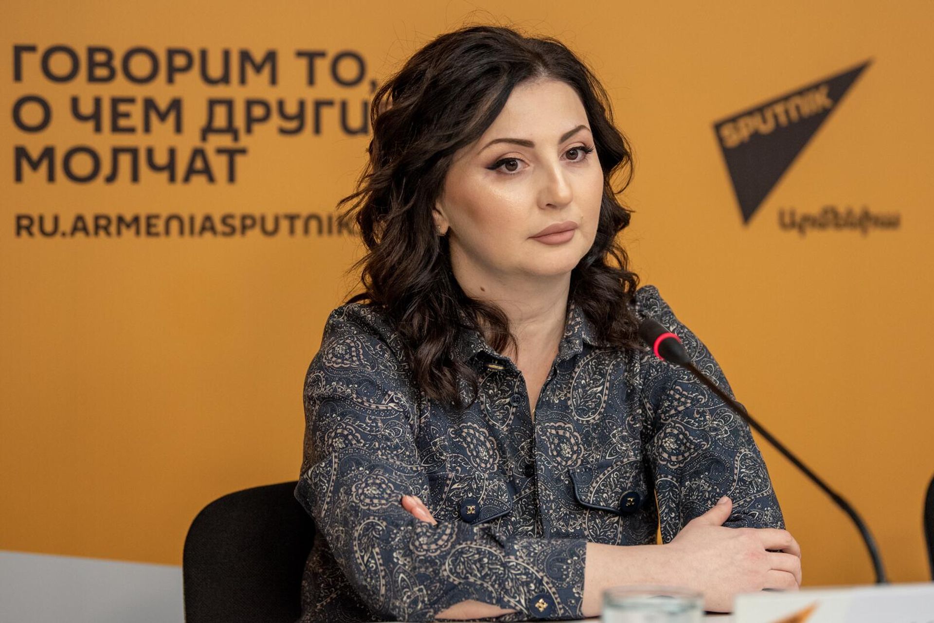 Председатель фонда Дорога жизни Елена Багдасарян на пресс-конференции по теме Что делается в Армении, чтобы больные эпилепсией могли жить полноценной жизнью (27 марта 2023). Еревaн - Sputnik Արմենիա, 1920, 27.03.2023