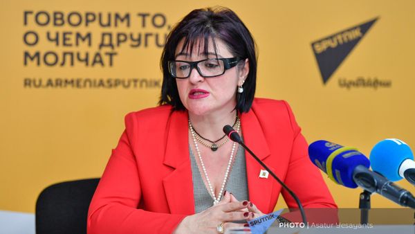 Пресс-конференция кандидата медицинских наук, доцента кафедры гигиены и экологии ЕГМУ, члена совета старейшин города Еревана, экс-замдиректора ГНКО Озеленение и охрана окружающей среды Кристины Варданян (28 марта 2023). Еревaн - Sputnik Արմենիա