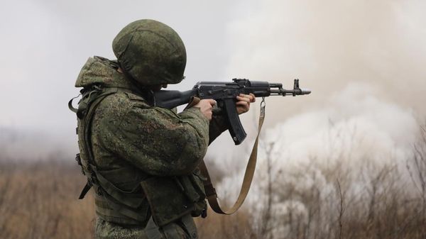 Мотострелковые подразделения ЮВО выполнили упражнения контрольных стрельб на полигоне Алагяз - Sputnik Армения