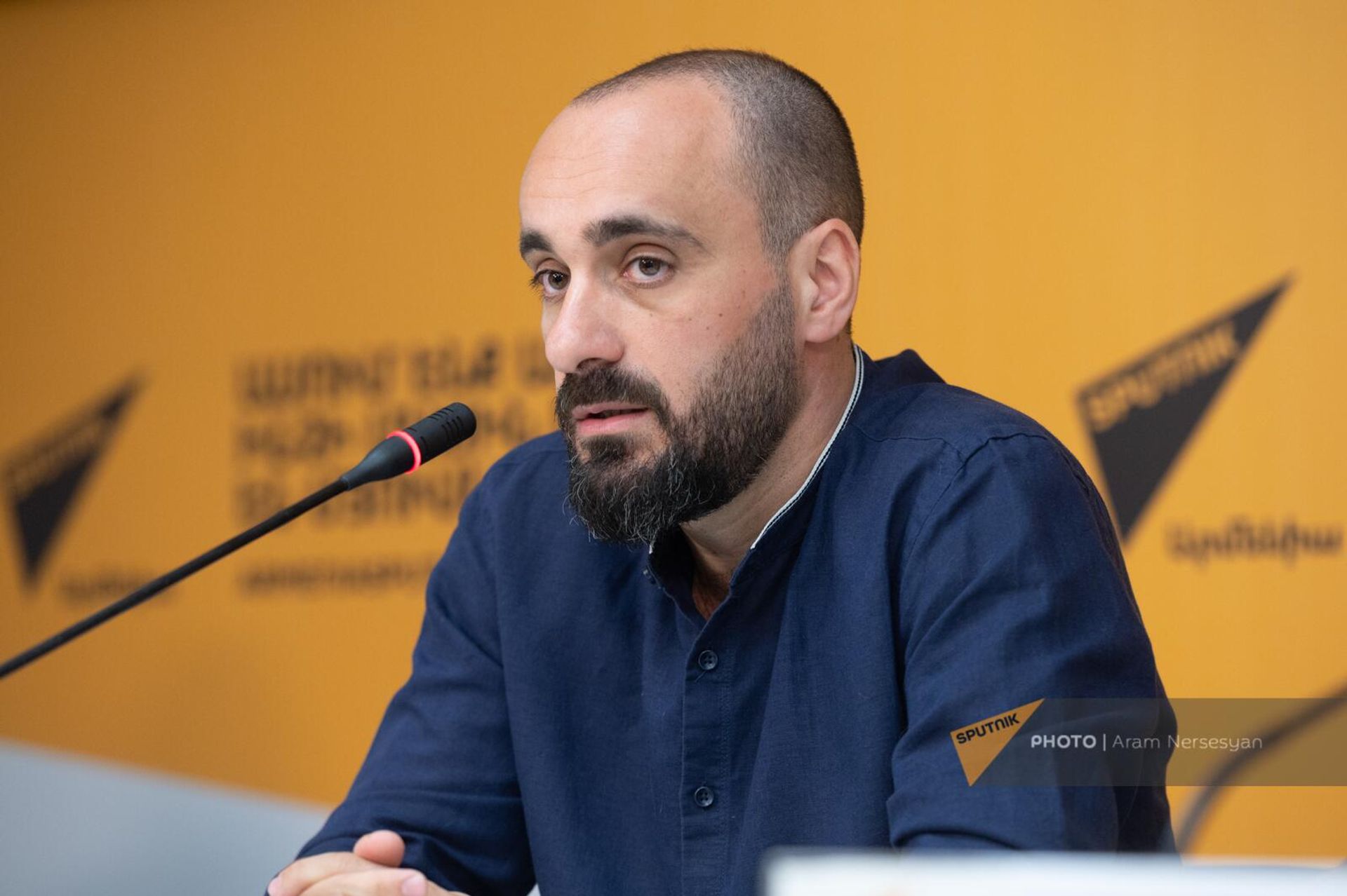 Режиссер Ваге Ян на пресс-конференции, посвященной фильму на стихи Григора Нарекаци (3 апреля 2023). Еревaн - Sputnik Армения, 1920, 03.04.2023