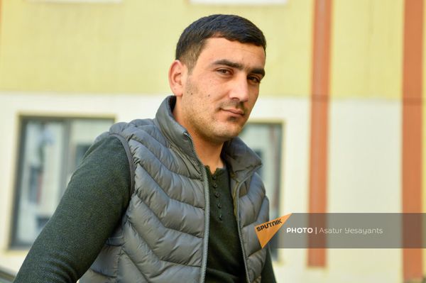 Севада Ованнисян, основавший бизнес по производству молочных продуктов после реабилитации в Доме солдата - Sputnik Армения