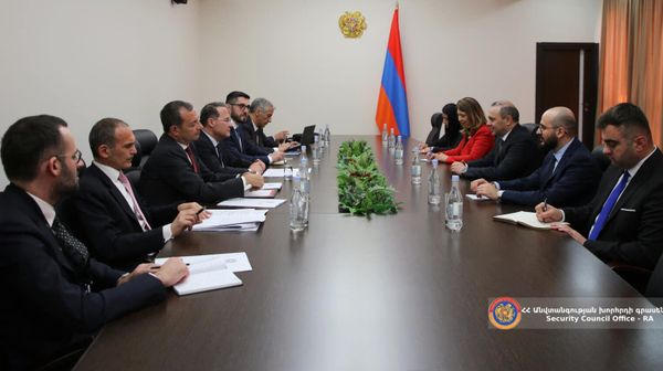 Արմեն Գրիգորյանն ընդունել է Իտալիայի արտաքին գործերի և միջազգային համագործակցության փոխնախարար Էդմոնդո Չիրիելի գլխավորած պատվիրակությանը - Sputnik Արմենիա