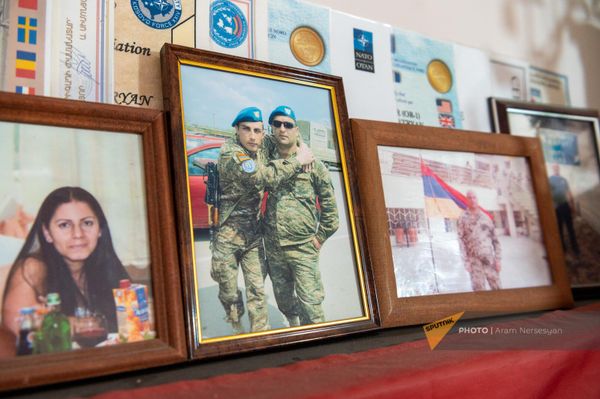 Уголок памяти погибшего в 44-дневной войне Карена Асатряна Уголок памяти погибшего в 44-дневной войне Карена Асатряна - Sputnik Армения