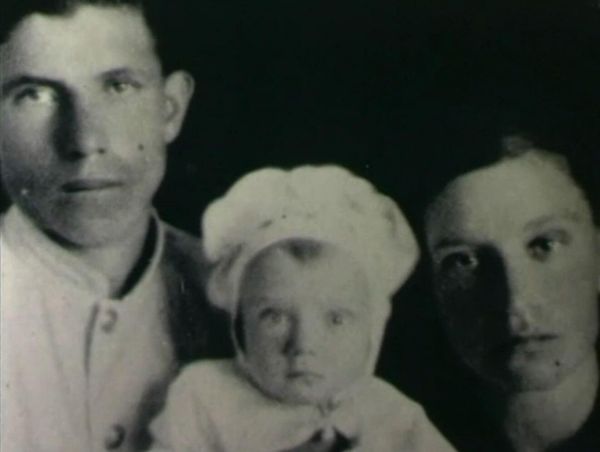 Лебедев родился в городе Джизак Узбекской ССР в семье рабочих: отец – участник Великой Отечественной, мать пережила блокаду Ленинграда. - Sputnik Армения