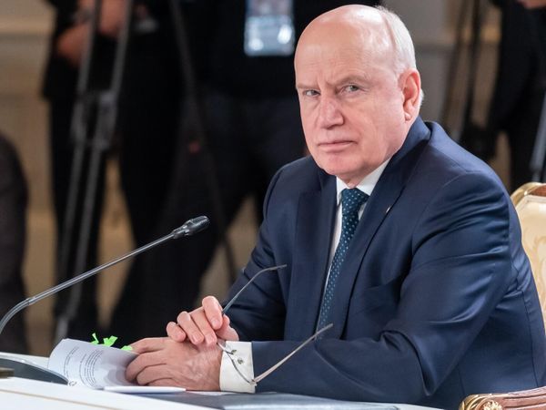 Лебедев регулярно возглавляет миссии СНГ на выборах в странах ближнего зарубежья. Во время президентских выборов 2020 года в Беларуси Сергей Николаевич лично убедился, что избирательный процесс прошел в соответствии с Конституцией и Избирательным кодексом Беларуси. - Sputnik Армения