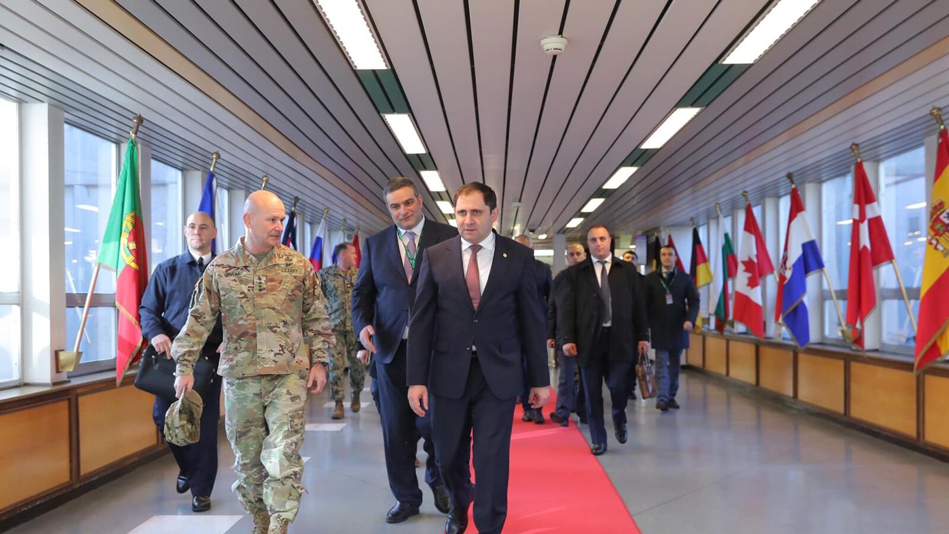 Պապիկյանն այցելել է ՆԱՏՕ-ի՝ Եվրոպայում դաշնակցային ուժերի գերագույն հրամանատարության շտաբ Պապիկյանն այցելել է ՆԱՏՕ-ի՝ Եվրոպայում դաշնակցային ուժերի գերագույն հրամանատարության շտաբ - Sputnik Արմենիա, 1920, 11.04.2023