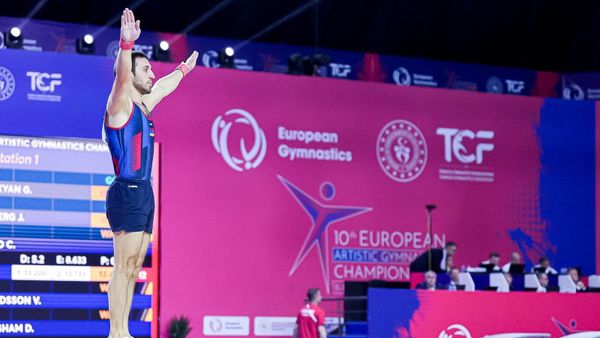 Член сборной Армении по спортивной гимнастике Артур Давтян на Чемпионате Европы в Анталии - Sputnik Армения