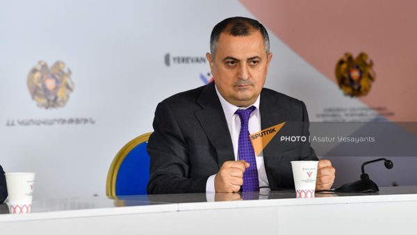 Замминистра ОНКС Карен Гилоян на пресс-конференции в преддверии Чемпионата Европы по тяжелой атлетике 2023 (13 апреля 2023). Еревaн - Sputnik Արմենիա