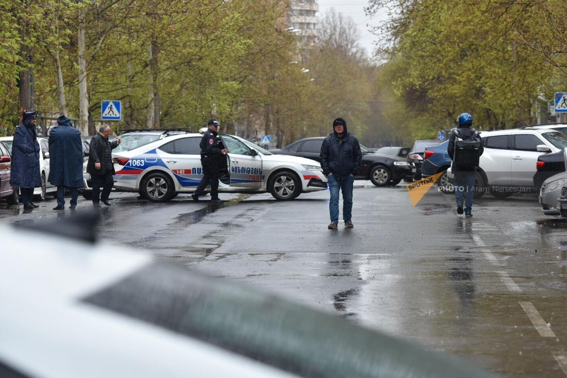 Акция родственников военнослужащих, погибших при 44-дневной войне у здания Следственного комитета Армении (14 апреля 2023). Еревaн - Sputnik Արմենիա, 1920, 14.04.2023