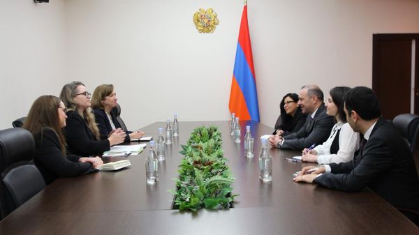 Արմեն Գրիգորյանն ու Էրիկա Օլսոնը քննարկել են ՀՀ–ԱՄՆ համագործակցության հեռանկարները - Sputnik Արմենիա