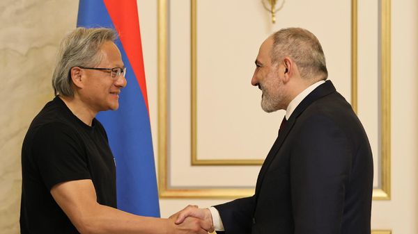 Премьер-министр Никол Пашинян принял Дженсена Хуанга, основателя и генерального директора компании Nvidia, одного из мировых лидеров в сфере высоких технологий (21 апреля 2023). Еревaн - Sputnik Армения