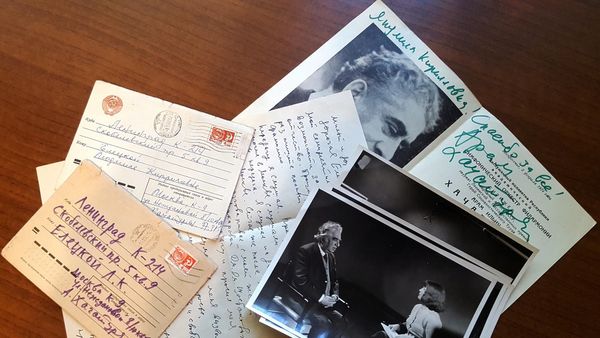 Новые экспонаты фондовой коллекции Дома-музея Арама Хачатряна - Sputnik Армения