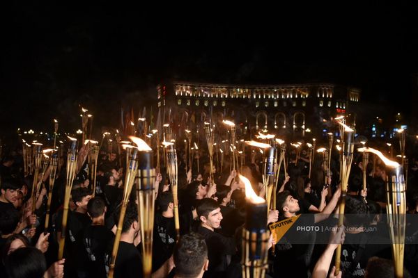 Традиционное факельное шествие в память о жертвах Геноцида армян - Sputnik Армения