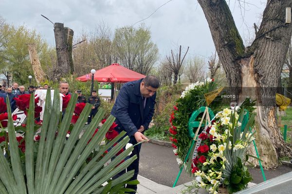 Հարգանքի տուրք Ջարդի ձորում - Sputnik Արմենիա