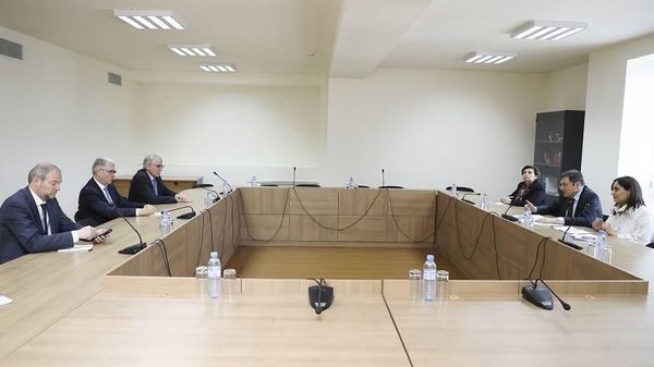 Պարույր Հավհաննիսյանն ընդունել է Ֆրանսիայի Իզեր դեպարտամենտի նախագահ Ժան-Պիեր Բարբիեի գլխավորած պատվիրակությանը - Sputnik Արմենիա