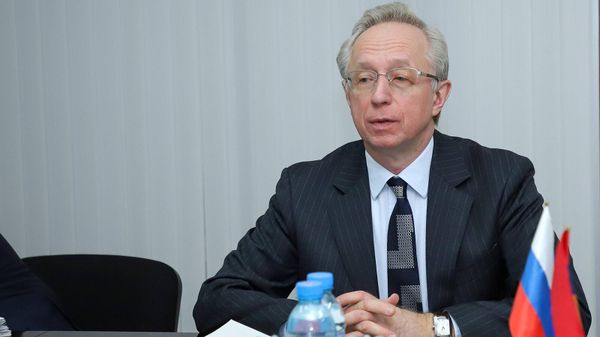 Замминистра иностранных дел РФ Михаил Галузин во время консультаций между МИД Армении и России на тему развития двусторонних отношений и обеспечения региональной безопасности (25 апреля 2023). Еревaн - Sputnik Армения