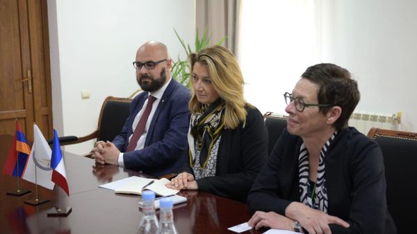 Ֆրանսիայի արտակարգ և լիազոր դեսպան Անն Լույոն - Sputnik Արմենիա
