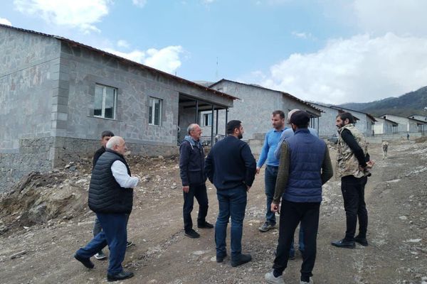Депутат Давид Даниелян посетил село Шурнух Депутат Давид Даниелян посетил село Шурнух - Sputnik Армения