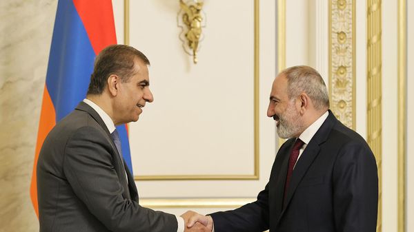 Նիկոլ Փաշինյանն ընդունել է «Էյր Արաբիա» ընկերության գլխավոր գործադիր տնօրեն Ադել Ալ Ալիին - Sputnik Արմենիա