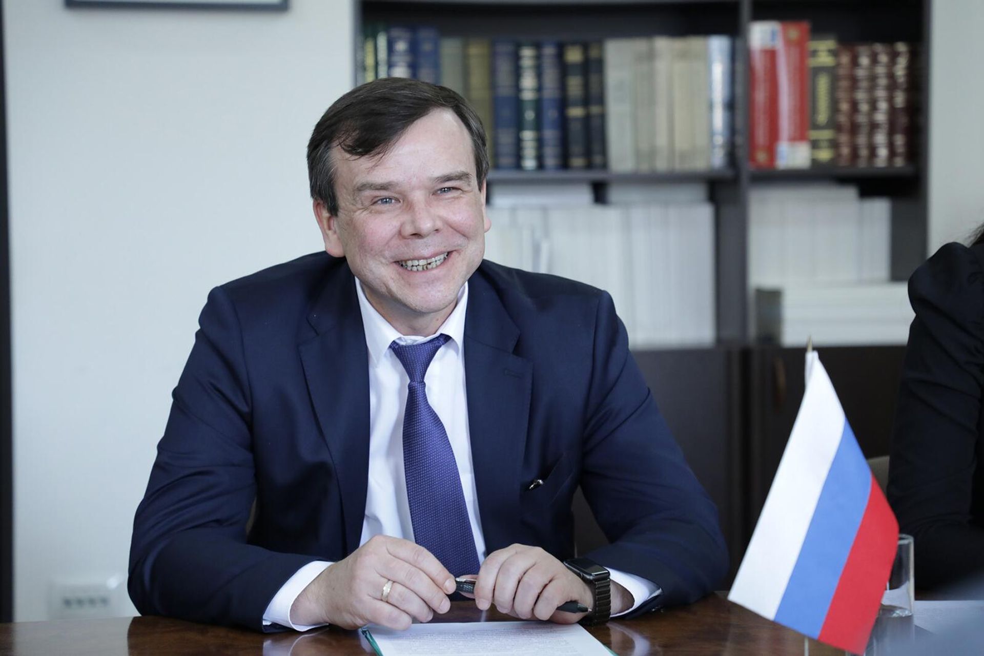 Заместитель министра ОНКС РА Ара Хзмалян принял заместителя министра культуры РФ Владимира Осинцева (27 апреля 2023). Еревaн - Sputnik Արմենիա, 1920, 27.04.2023