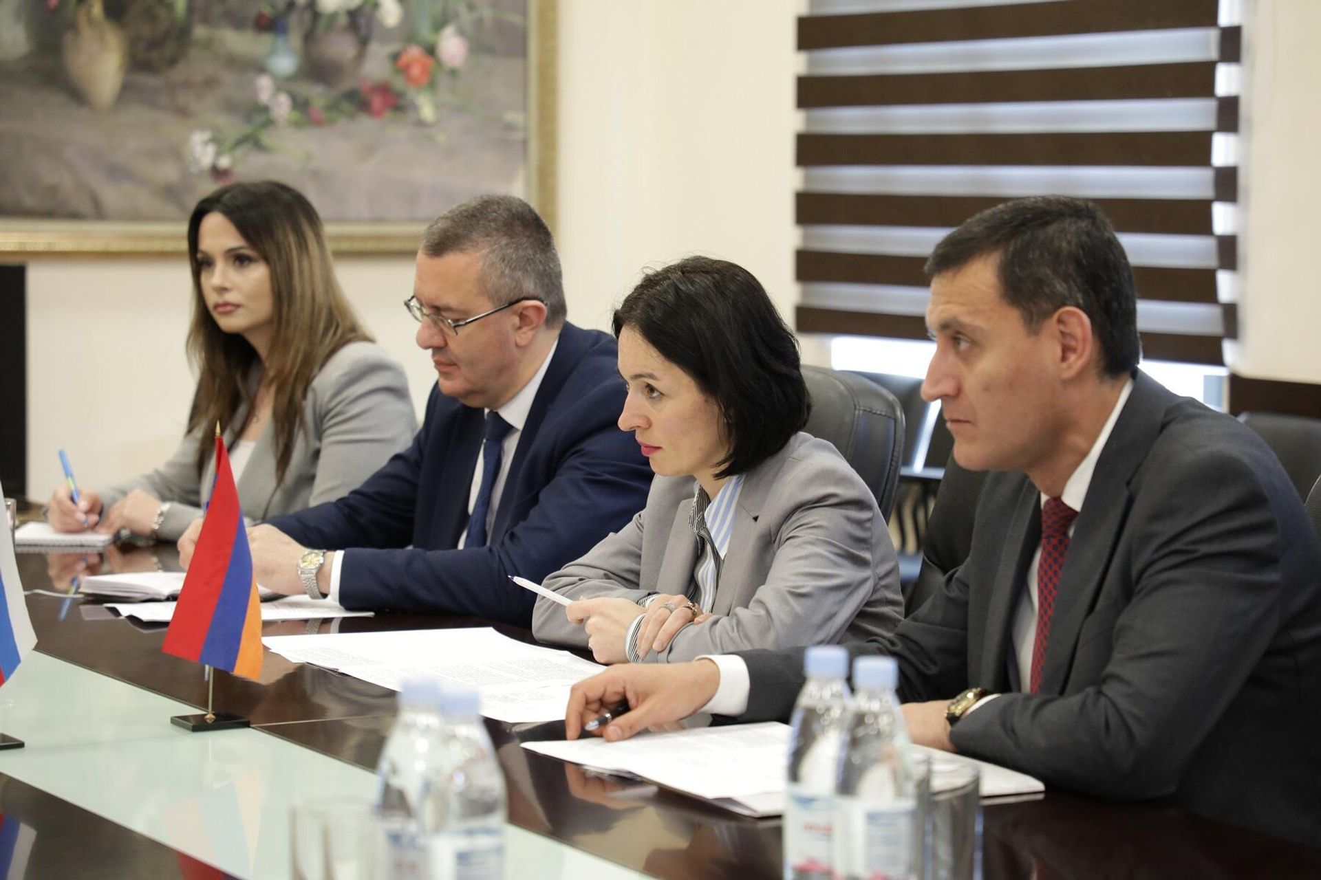 Министр ОНКС Жанна Андреасян приняла специального представителя президента РФ по международному культурному сотрудничеству Михаила Швыдкоя (28 апреля 2023). Еревaн - Sputnik Армения, 1920, 28.04.2023