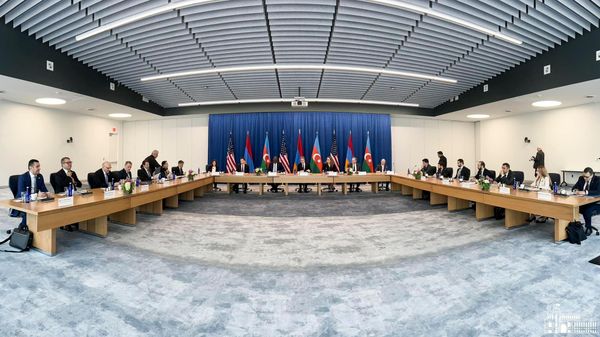 Встреча министра иностранных дел Армении Арарата Мирзояна, госсекретаря США Энтони Блинкена и министра иностранных дел Азербайджана Джейхуна Байрамова (1 мая 2023). Вашингтон - Sputnik Армения