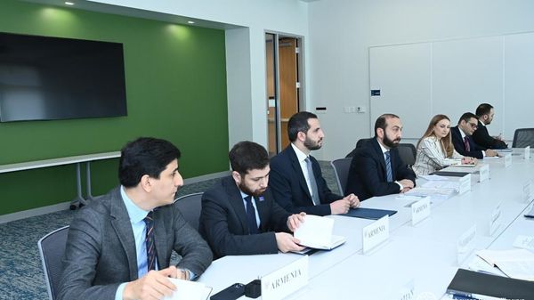 Встреча министра иностранных дел Армении т Азербайджана Арарата Мирзояна и Джейхуна Байрамова (1 мая 2023). Вашингтон - Sputnik Армения