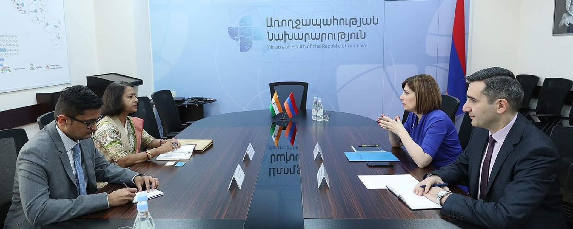 Министр здравоохранения Анаит Аванесян приняла нового Чрезвычайного и полномочного посла Индии Нилакши Саха Синху (2 мая 2023). Еревaн - Sputnik Армения, 1920, 02.05.2023