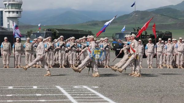Военнослужащие Российского миротворческого контингента в Нагорном Карабахе приняли участие в торжественных мероприятиях, посвященных 78-й годовщине победы Советского народе в Великой Отечественной войне. - Sputnik Армения