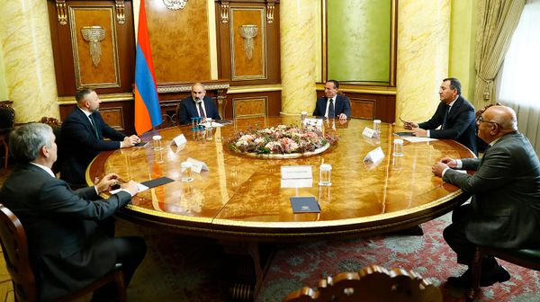 Նիկոլ Փաշինյանի հանդիպումն արտախորհրդարանական ուժերի հետ. արխիվային լուսանկար - Sputnik Արմենիա